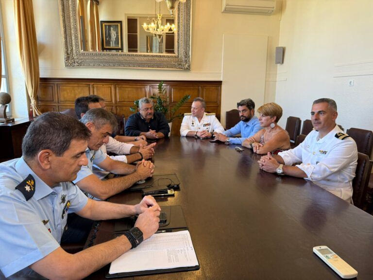 Στα Χανιά ο Αρχηγός του Λιμενικού Σώματος – Σύσκεψη για τη διαχείριση του μεταναστευτικού
