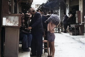 Σκηνή σε δρόμο του Ηρακλείου, το 1957