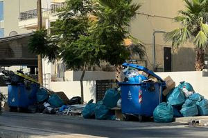 Σκουπίδια: Η προκήρυξη αποκομιδής για τον ιδιώτη δεν περνά από το Δημοτικό Συμβούλιο