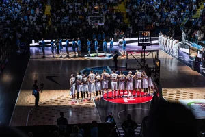 Ευρωμπάσκετ 2025: Συγκίνηση και ιστορική στιγμή, με τον κοινό εθνικό ύμνο στο ματς της Κύπρου με την Ελλάδα