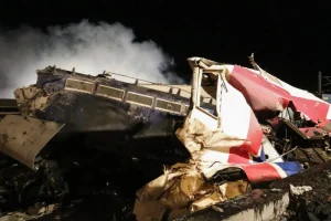 Τέμπη: Παραδόθηκε το πόρισμα της Πυροσβεστικής – «Δεν υπάρχουν ίχνη καύσης στην καμπίνα της δεύτερης ηλεκτράμαξας»