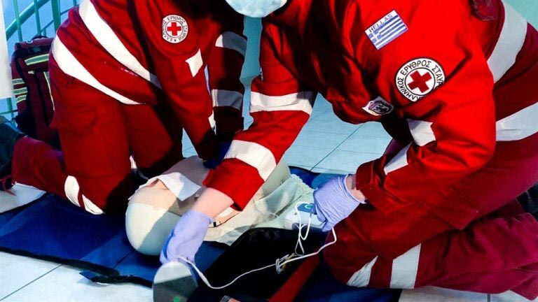 Εθελόντρια έσωσε 26χρονη που υπέστη καρδιακή ανακοπή σε κατασκήνωση στην Πελοπόννησο