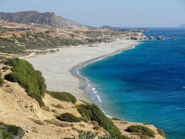 Κατά της τουριστικής επένδυσης στην Τριόπετρα η «Λαϊκή Συσπείρωση»