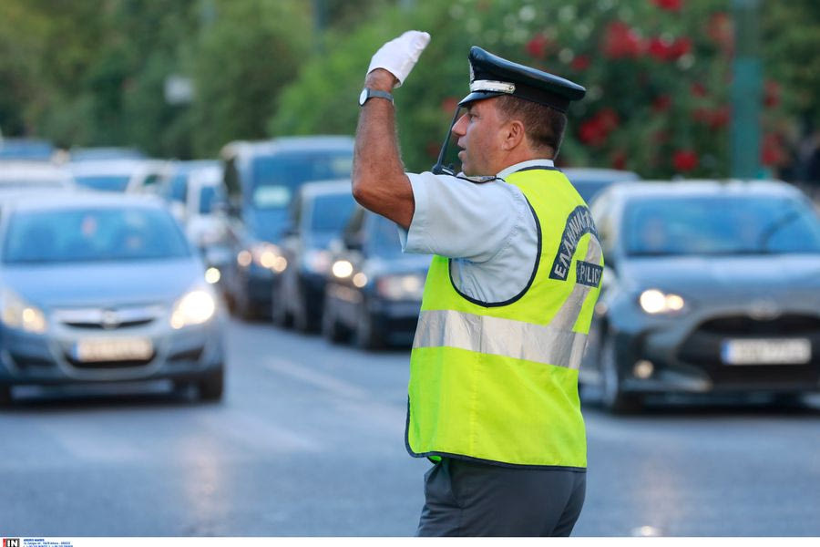 Οδηγός έτρεχε με 198 χιλιόμετρα στην Αθηνών – Λαμίας