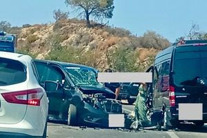 Σφοδρή σύγκρουση δύο οχημάτων στην Αγία Πελαγία με 8 τραυματίες (φωτογραφίες)