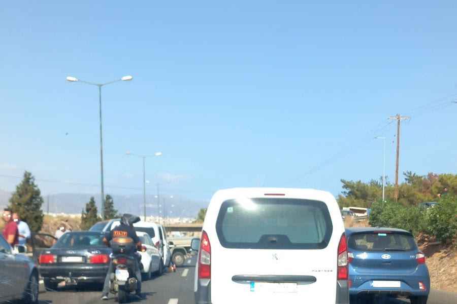 Ηράκλειο: Καραμπόλα πολλών οχημάτων στον ΒΟΑΚ (Φώτο)