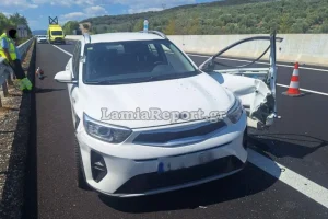 Παραλίγο τραγωδία στην Αθηνών – Θεσσαλονίκης: Άνοιξε την πόρτα να κατέβει μετά από τροχαίο και τον τραυμάτισε φορτηγό