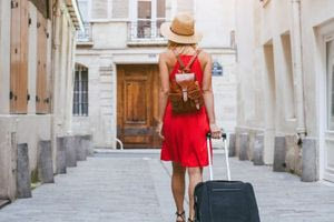 Νέα Ζηλανδία: Συνελήφθη μια 27χρονη που ταξίδεψε με ένα παιδί μέσα σε μια βαλίτσα