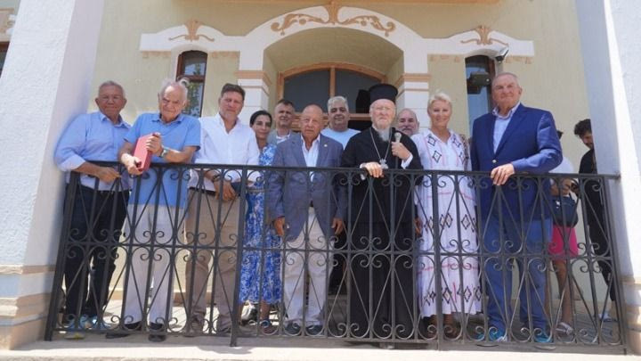 Ο Οικουμενικός Πατριάρχης υποδέχθηκε στην Ίμβρο τον πρώην πρωθυπουργό Κ. Καραμανλή