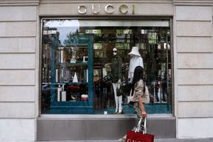 Χάκερ υπέκλεψαν στοιχεία εκατομμυρίων πελατών από γνωστούς οίκους μόδας