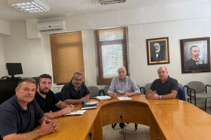 Υπογράφηκε η σύμβαση για τις τσιμεντοστρώσεις στην Έμπαρο