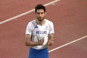 Χαλαρός Τεντόγλου: Πέρασε στον τελικό του μήκους με το πρώτο άλμα του