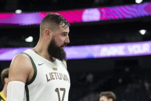 Βαλαντσιούνας για το Ελλάδα-Λιθουανία : «Δε θα σας πω πώς θα σταματήσουμε τον Γιάννη»