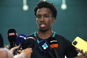 Σορτς: «Νιώθω πεταλούδες στο στομάχι»