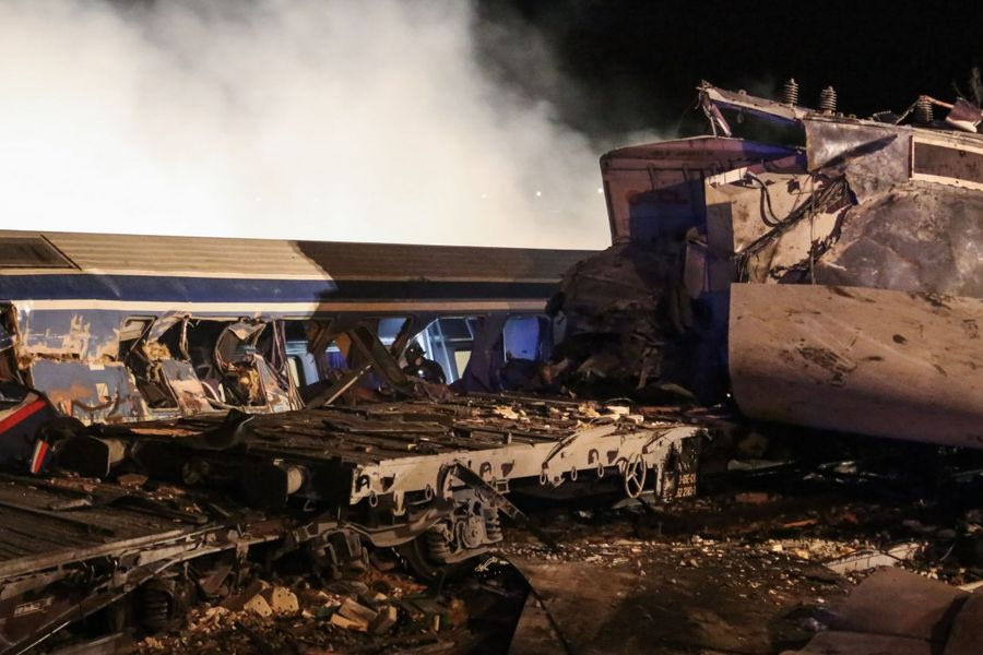 Τι σημαίνει το ότι έγινε δεκτό το αίτημα εκταφής για τα θύματα των Τεμπών