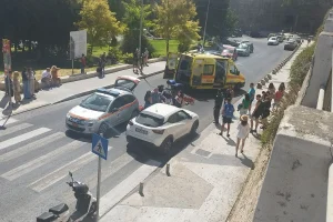 Παράσυρση στο κέντρο του Ηρακλείου – Τραυματίστηκε τουρίστρια, άμεση η επέμβαση του ΕΚΑΒ