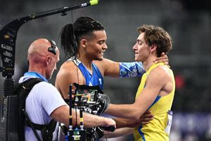 Η selfie πρόκρισης του Καραλή με τον Ντουμπλάντις – «Θα σε δω τη Δευτέρα» έγραψε ο Μανόλο