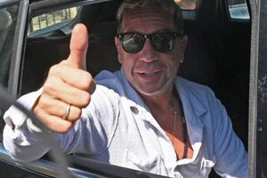 Μαζωνάκης: Μήνυση κατά μελών της οικογένειάς του θα καταθέσει ο τραγουδιστής