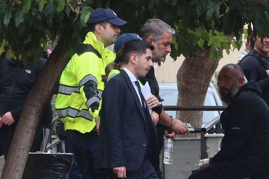 Αφέθηκε ελεύθερος ο Βασίλης Μπισμπίκης – Αναβλήθηκε για τις 8 Οκτωβρίου η δίκη