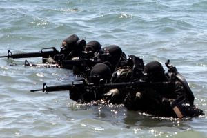 Χίος: Πώς κατάφερε να κολυμπήσει με χειροπέδες ο Τούρκος δραπέτης;