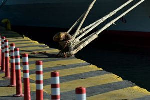 Σε 24ωρη απεργία ναυτεργατικά σωματεία μετά τον θάνατο του 20χρονου ναυτικού