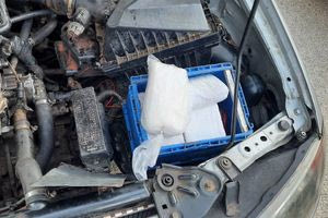 Ηράκλειο: Στην μπαταρία του ΙΧ του είχε κρύψει μεγάλες ποσότητες ηρωίνης και κοκαΐνης