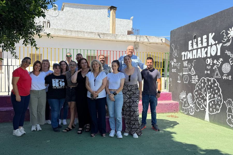 Τα σχολεία της Μεσαράς επισκέφθηκε ο Διευθυντής Πρωτοβάθμιας Εκπαίδευσης Μανώλης Μπελαδάκης