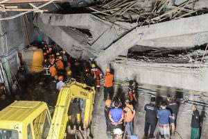 Ινδονησία: 38 άνθρωποι εγκλωβισμένοι σε ερείπια σχολείου