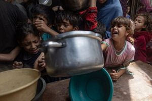 Kαμπάνια ισραηλινής αλυσίδας μόδας κατά του λιμού στη Γάζα