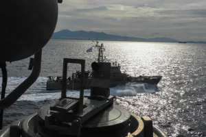 Σε συναγερμό οι Ένοπλες Δυνάμεις: 60 μαχητικά στην αιφνιδιαστική άσκηση, όλος ο Στόλος στο Αιγαίο – Έλληνες κομάντο σε πάνω από 30 νησιά