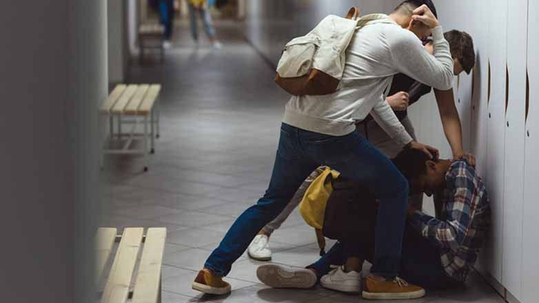 Ηράκλειο: Ανήλικος επιτέθηκε σε συμμαθητή του – Εκτός από τον 14χρονο συνελήφθη και η μητέρα του
