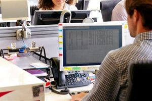 ΕΛΣΤΑΤ: Κατά 34,1% μειώθηκαν οι κενές θέσεις εργασίας