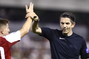 Λανουά: Έπρεπε να δοθεί πέναλτι στον Ολυμπιακό στο ντέρμπι