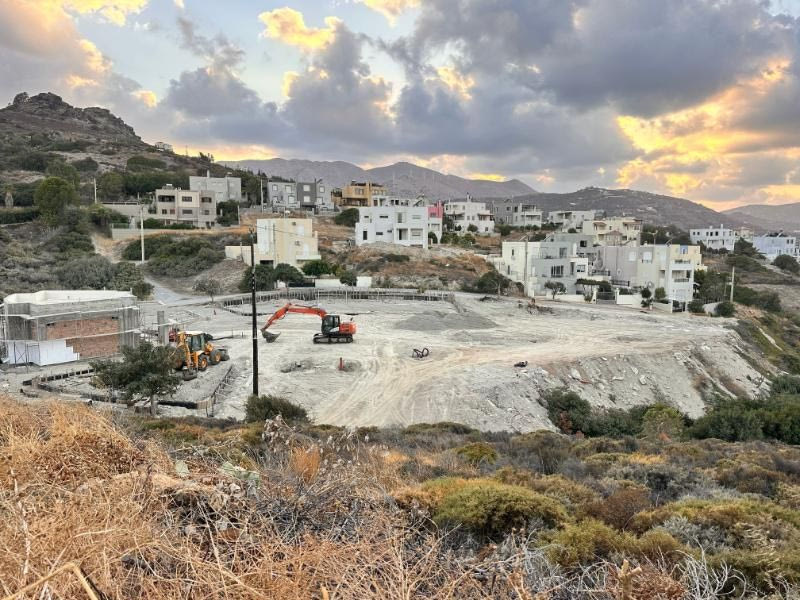 Τα έργα που γίνονται στο Αμμούδι επισκέφθηκε ο Δήμαρχος Μαλεβιζίου