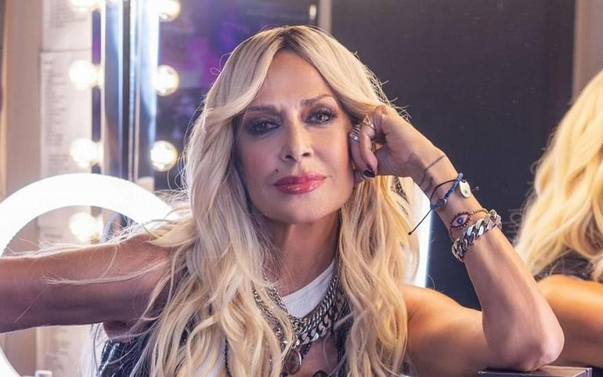 Άννα Βίσση: Έγινε νονά σε βάπτιση που παρευρέθηκε και ο Έλτον Τζον