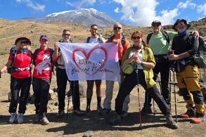 Ορειβάτες από την Κρήτη ανεβαίνουν στην κορυφή μυθικού όρους για καλό σκοπό
