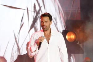 Ο Αργυρός σταμάτησε το τραγούδι… γιατί έπαιζε η Εθνική!