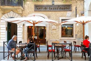 Caffè Greco: Το εμβληματικό και ιστορικό καφέ της Ρώμης που ιδρύθηκε από Έλληνα, κινδυνεύει να κλείσει