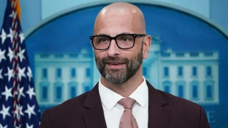 Παραίτηση του Δημήτρη Δασκαλάκη από το Εθνικό Κέντρο Εμβολιασμού των ΗΠΑ
