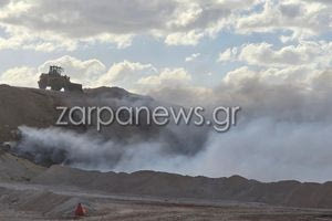 Συνεχίζει να καίει η φωτιά στο εργοστάσιο της ΔΕΔΙΣΑ