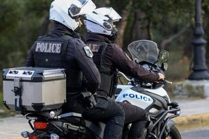 Ένοχοι οι δύο εκ των τριών αστυνομικών της ΔΙΑΣ για βιασμό 19χρονης στο ΑΤ Ομονοίας – Αθώος ο επικεφαλής τους