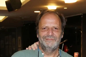 Ο Δημήτρης Αποστόλου για την σειρά «Δύο ξένοι»: «Μία γνωστή κυρία είχε πει ότι δεν ήθελε να συνδέσει το όνομά της με μία αποτυχία»