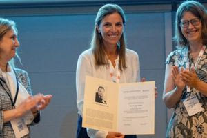 Κορυφαία διεθνής διάκριση για την καθηγήτρια Έλια Ψυλλάκη στη Βαρκελώνη