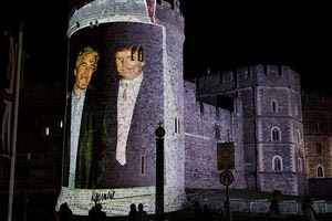 Συλλήψεις στο Κάστρο του Ουίνσδορ μετά την προβολή εικόνων του Τραμπ με τον Επστάιν