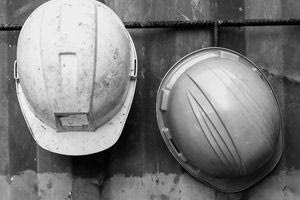 «Φεύγουν από το σπίτι και δεν γνωρίζουν εάν θα επιστρέψουν πίσω αρτιμελείς» – Εκτός ελέγχου τα εργατικά ατυχήματα στην Κρήτη