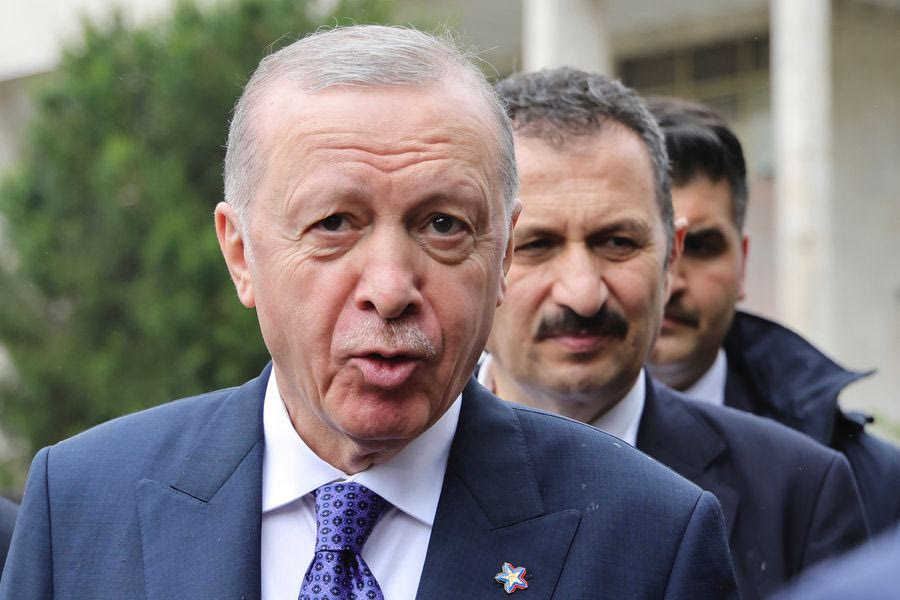 Ερντογάν: Προτρέπει τον Χαφτάρ να προσυπογράψει το τουρκολυβικό μνημόνιο