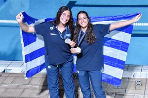 Ασημένιες δύο πολίστριες των Χανίων