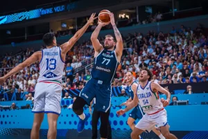 Με σούπερ Ντόντσιτς η Σλοβενία προκρίθηκε στους “8” του Ευρωμπάσκετ