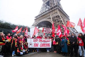 Γαλλία: Απεργία και μαζικές διαδηλώσεις σε όλη τη χώρα