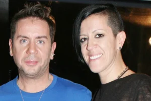 Γιώργος Μαζωνάκης: Τον αγαπάμε, θα είμαστε δίπλα του όποτε μας χρειαστεί, δήλωσε η αδερφή του